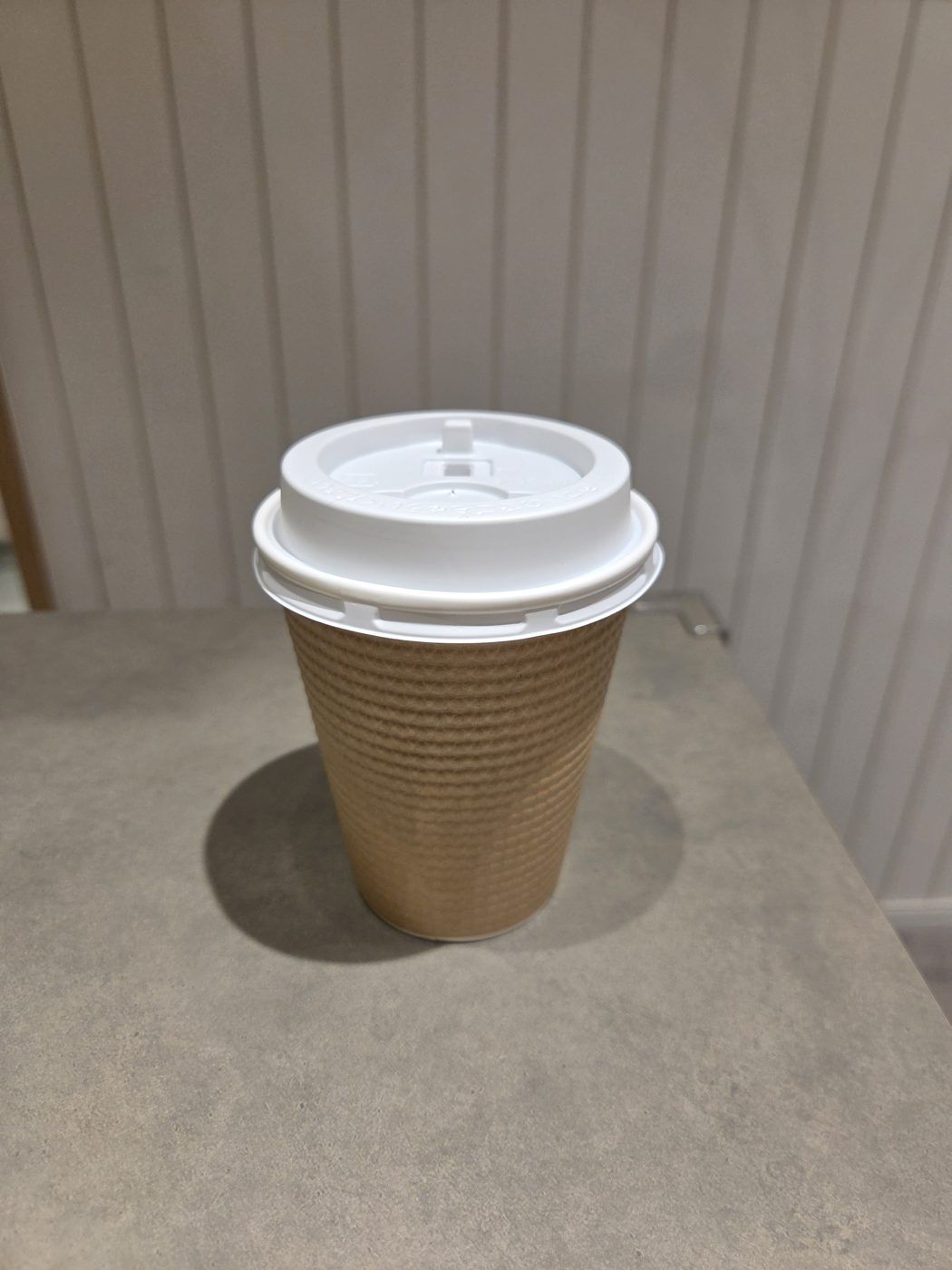 ふたつきのホットコーヒー